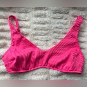 NWOT Hollister Pink Ribbed Bikini Top Swimwear
